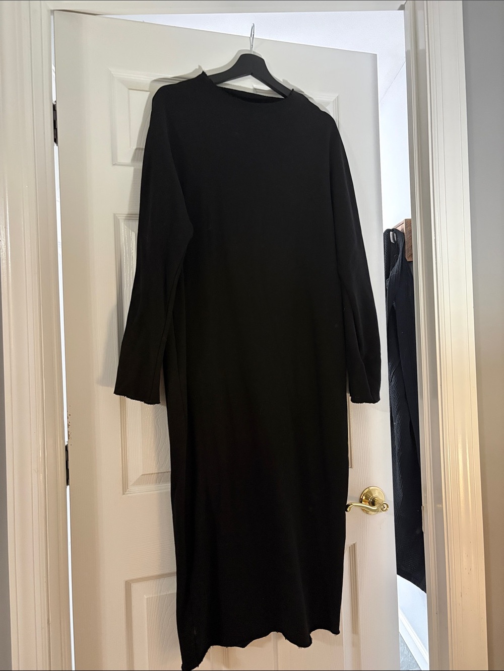 Frank and Eileen Black Long Sleeve Dress Sweatshirt material